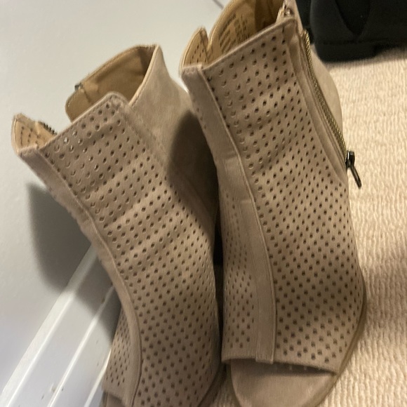 Brash beige open toe ankle boots - Picture 3 of 10